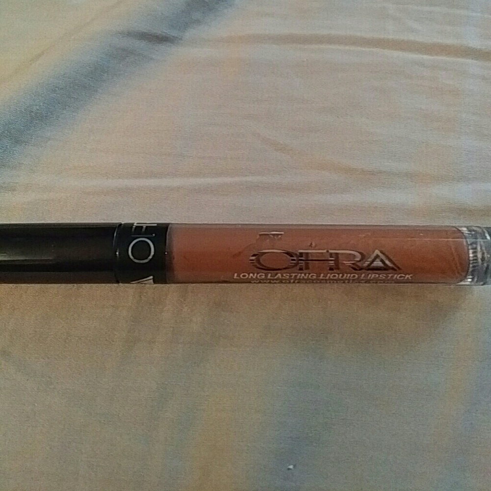 Ofra lipstick in Verona